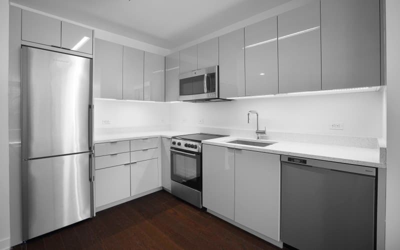 https://brodsky.com/uploads/_styles/portfolio-slide/unit/enclave-unit-524-kitchen.jpg