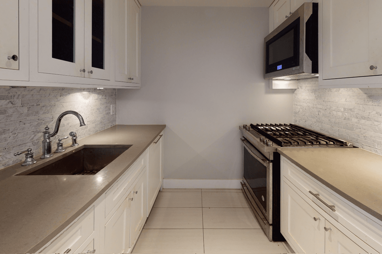 https://www.stellarmanagement.com/assets/property/38914_50-West-93-1x1-113833_large.png