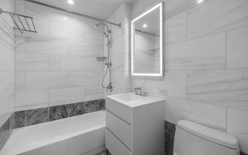 https://brodsky.com/uploads/_styles/portfolio-slide/unit/one-columbus-place-n18e-bathroomlow.jpg