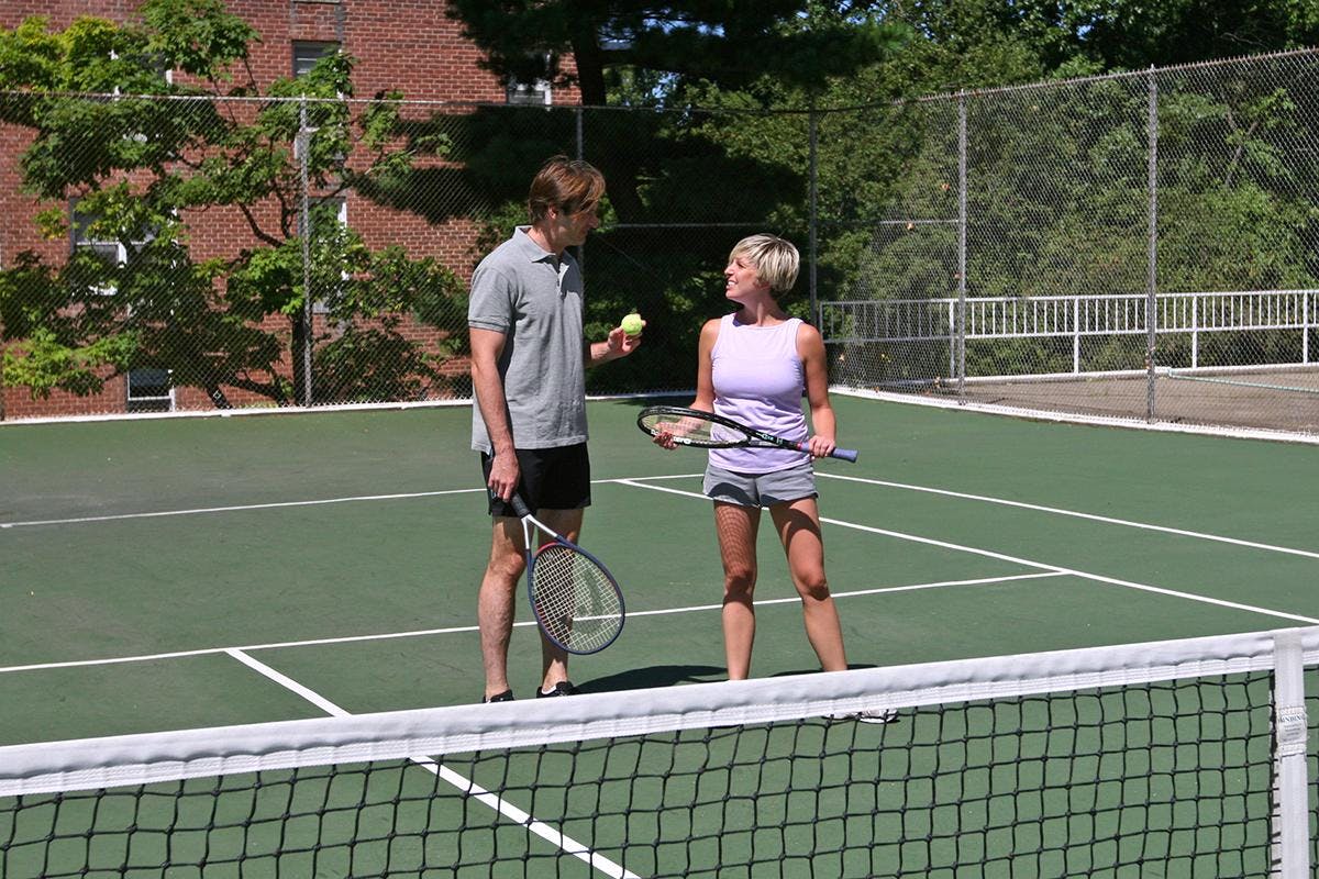 https://glenwoodadmin.com/webdav/images/listings/Briar Hill/Z Amenity Tennis Court v_2.jpg