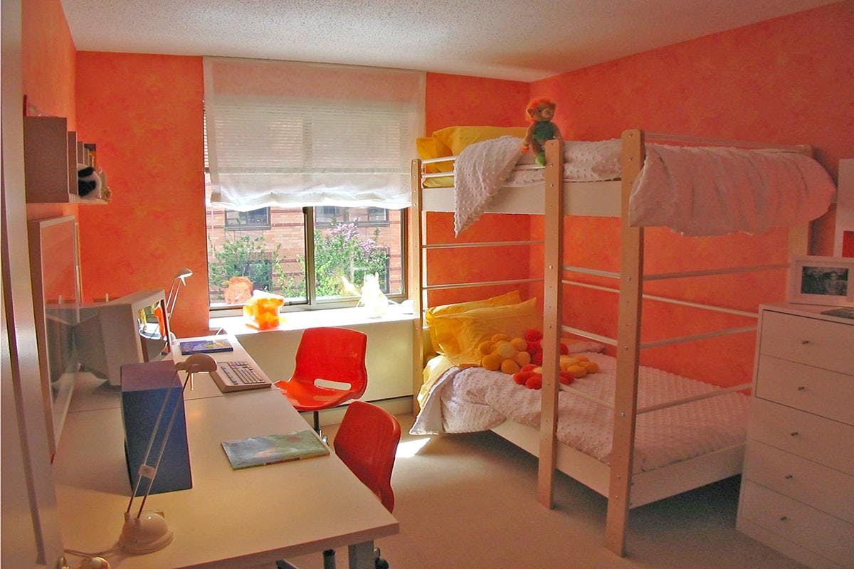 https://glenwoodadmin.com/webdav/images/listings/Hampton Court/Bedroom v_3 Kid's Bedroom.jpg